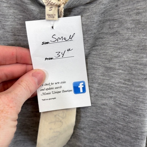 Mystree Gray Tank Top with Ruffle Hem - Picture 4 of 4